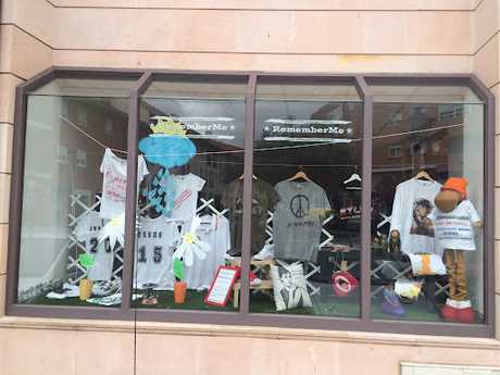 Fotografia tomada fuera de Camisetas dmrpower REMEMBERME - Tienda de camisetas personalizadas en San Agustín del Guadalix, Madrid