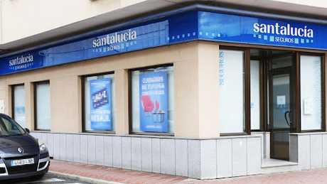 Fotografia tomada fuera de Agencia de Santalucía Seguros - Compañía de seguros en Arévalo, Ávila