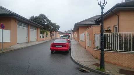 Fotografia tomada fuera de Mcd3 Contenidos Multimedia S.L. - Diseñador de sitios web en chalet 5, Ávila