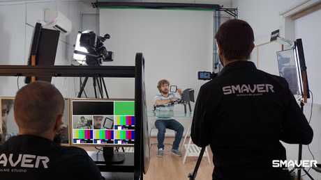 Fotografia tomada fuera de Smaver | Productora audiovisual Madrid | Publicidad y Ficción - Servicio de producción de vídeo en Villalbilla, Madrid