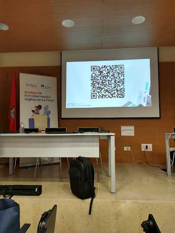 Fotografia tomada fuera de EMCO ⚡ Agencia de Marketing Digital - Agencia de marketing en Alcalá de Henares, Madrid